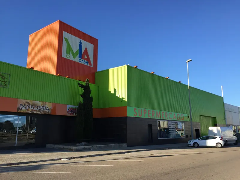 Proyecto Supermercado MIA con panel sándwich frigorífico